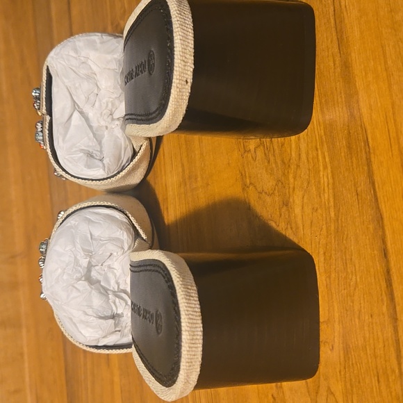 Tory Burch Cream Mules with Embellished Detail - Picture 3 of 10